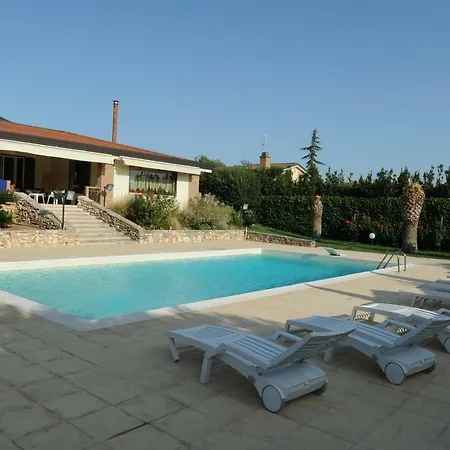 Eden Villa *